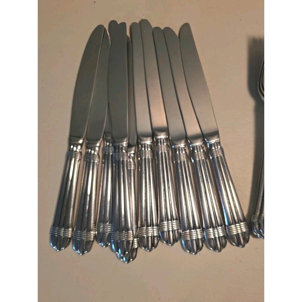 Linear Ridges Odyssey Style Silverware Set - Setting For 6 - 40 Pieces - Picture 8 of 10